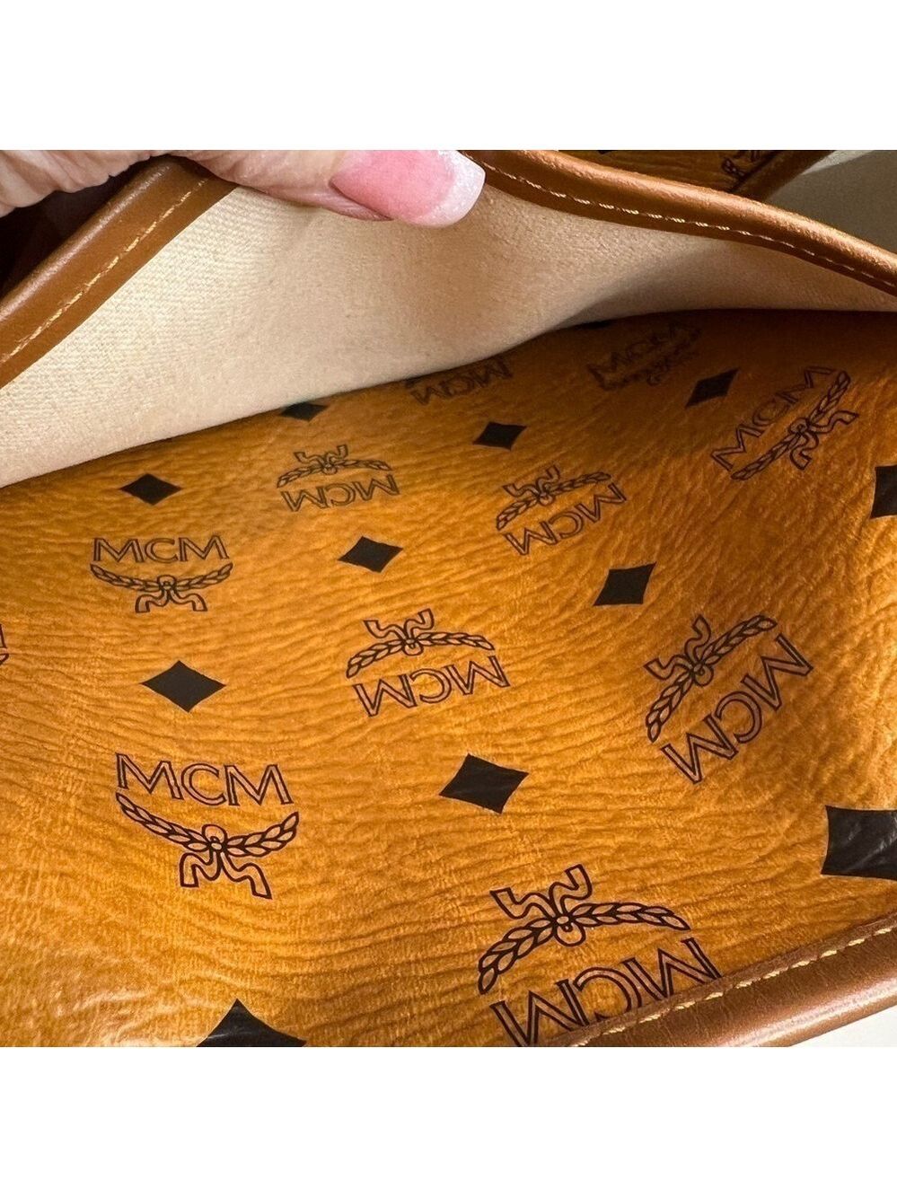 MCM COGNAC VISETOS SHOPPER TOTE BAG - Picture 9 of 15